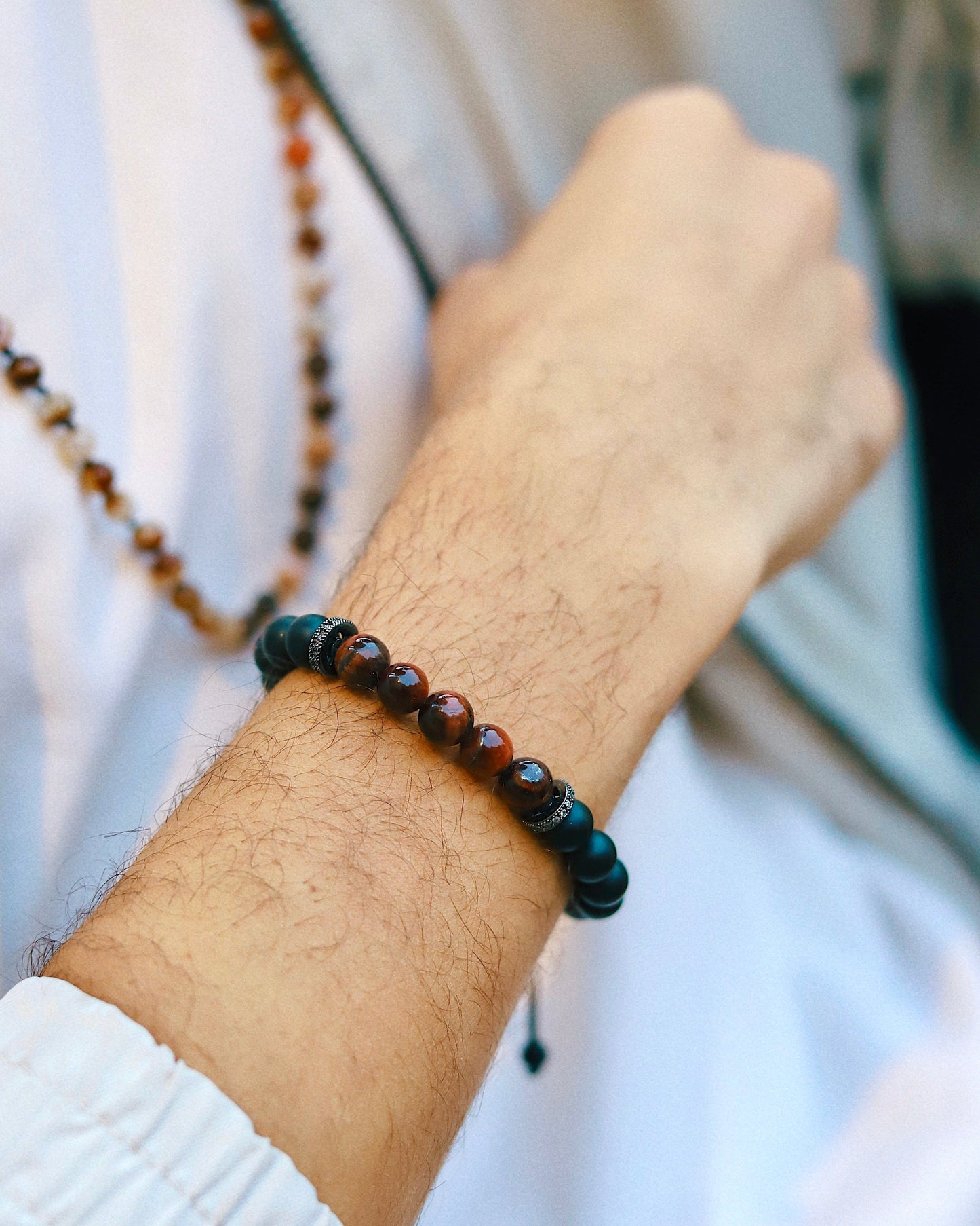 red_tiger_eye_and_onyx_bracelet